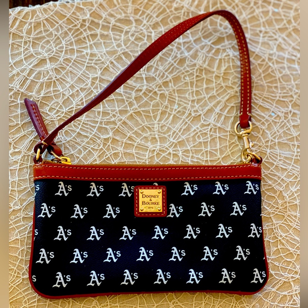Dooney & Bourke wristlet